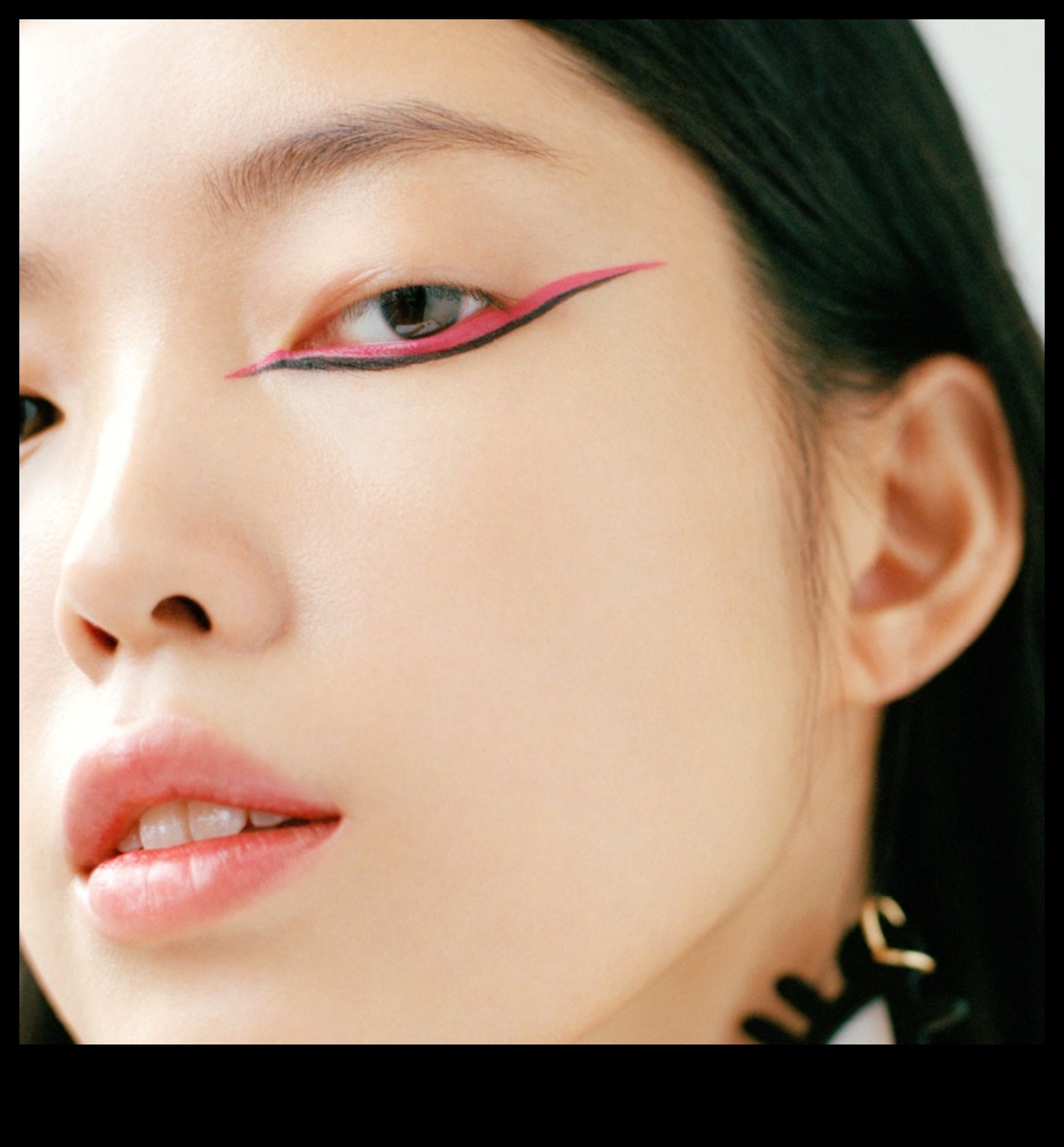 כלי איפור לעיניים מונולידיות: טכניקות להדגשת התכונות הייחודיות שלך