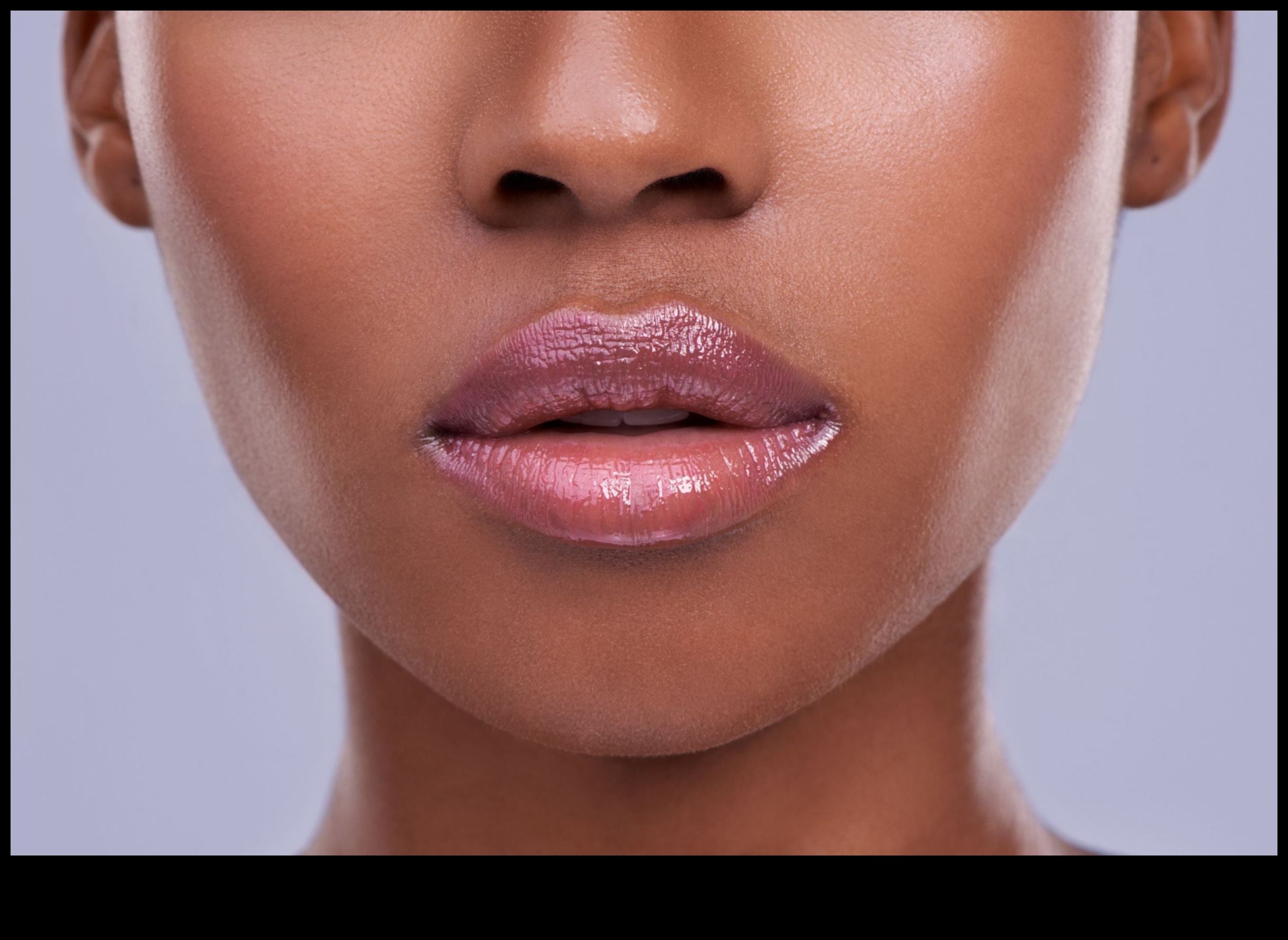 פירוק סגנונות: קלאסי, נועז או עדין - איזה גלוס מתאים לך?