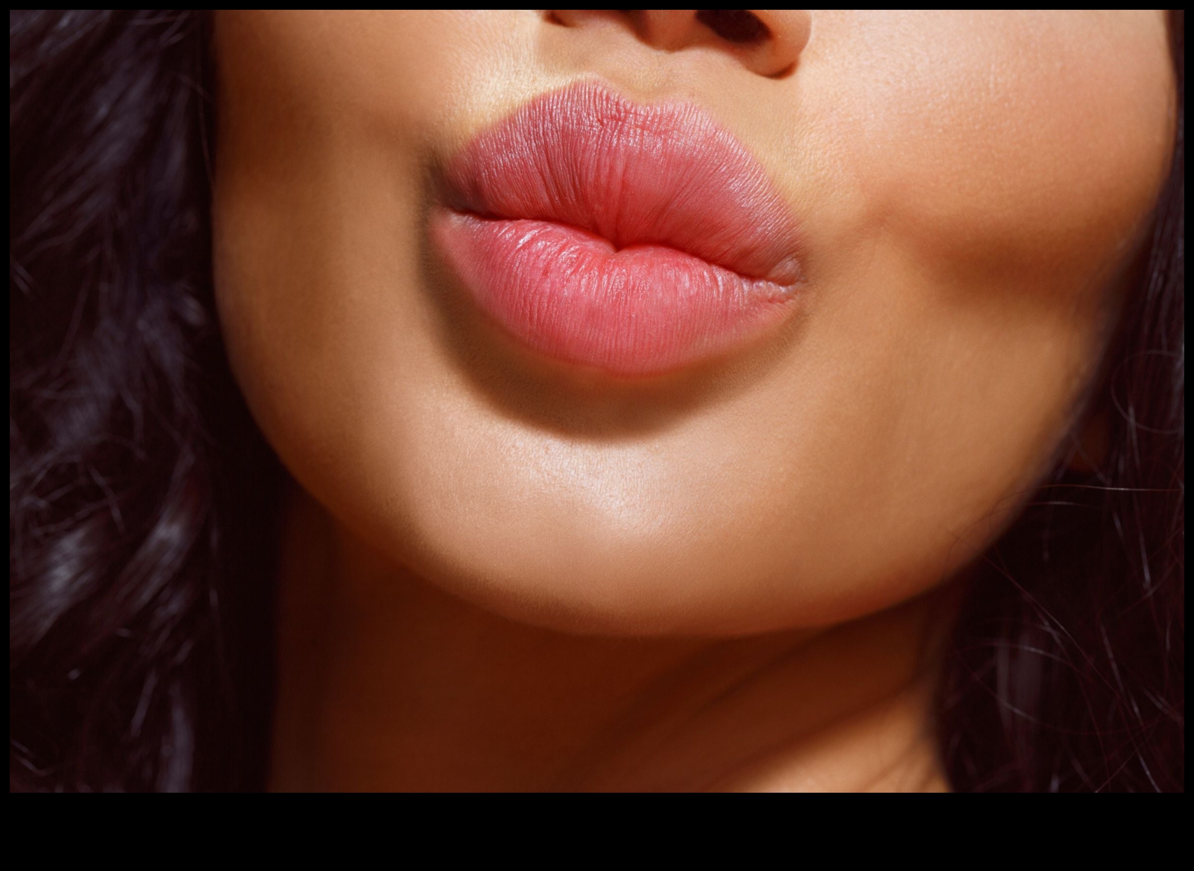 פירוק סגנונות: קלאסי, נועז או עדין - איזה גלוס מתאים לך?