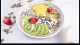 Smoothie Bowls 101: יצירת יצירות מופת של פירות אינסטה ראויות