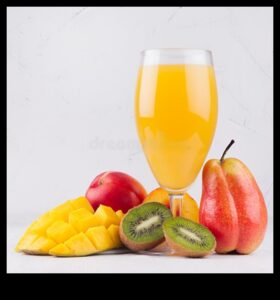 אלגנטיות טרופית: ללגום מיצי פירות טריים מעולים בסטייל