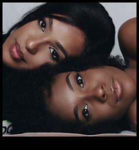 מזוהרים צעירים ועד זוהר חסר גיל: איפור טבעי לכל שלב בחיים