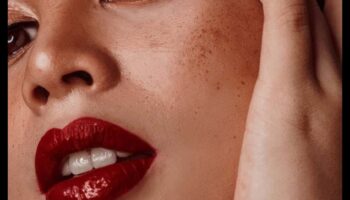 אהבת שפתון: חקירת הפיתוי של צבעי שפתיים עזים